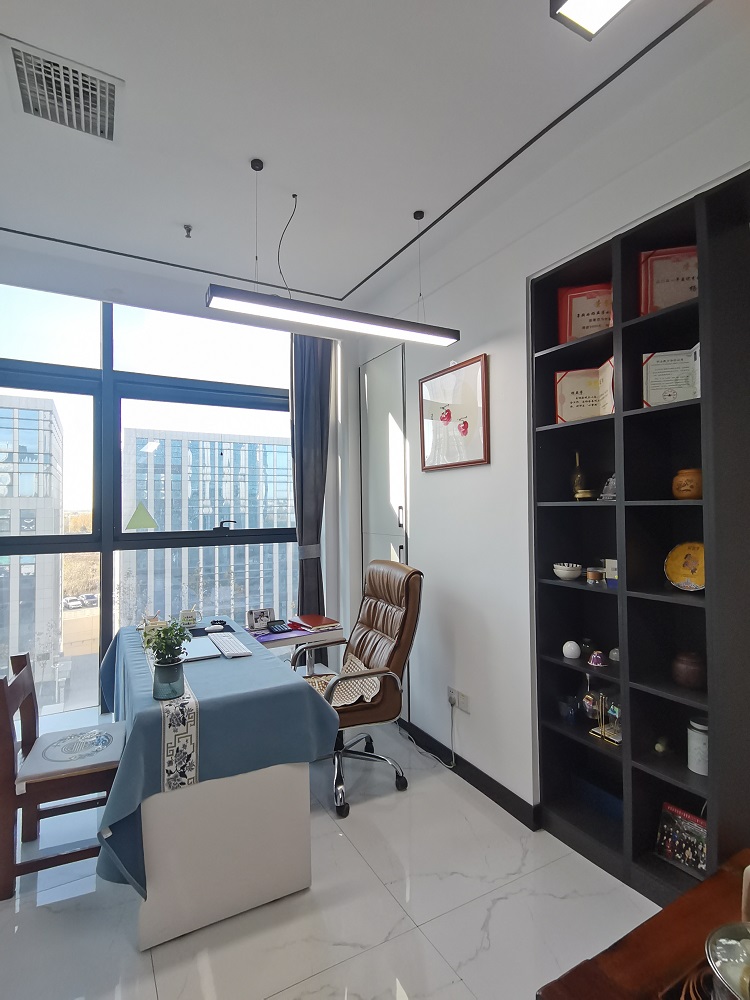 1732586071158591.jpg 技術(shù)總監(jiān)室.jpg